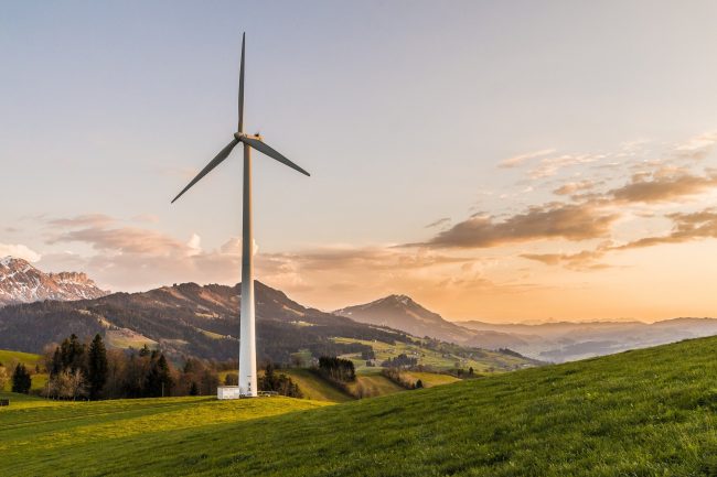 wind-turbine-2218457_1920